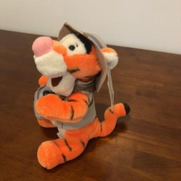 Walt Disney World Animal Kingdom Safari Tigger Plus Collectible Doll NWT. - Picture 2 of 16